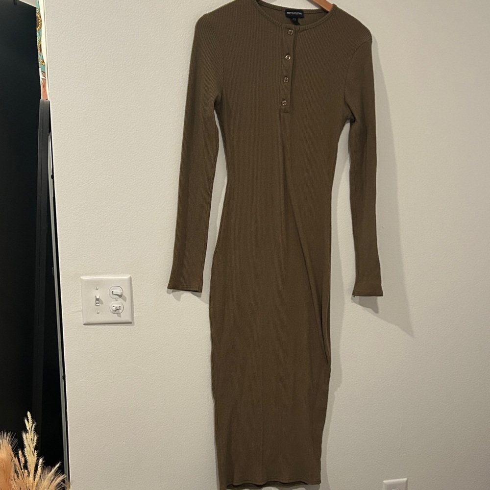 PrettyLittleThing Olive Long Sleeve Dress